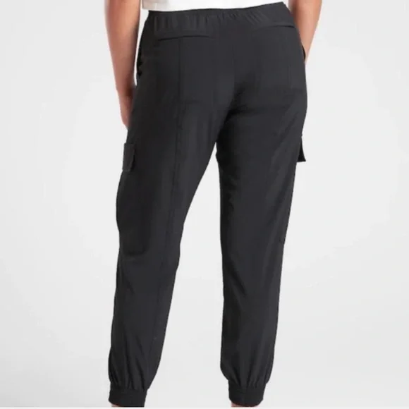 Athleta Black Cargo Jogger Pants Women’s Size 6 - Picture 2 of 7